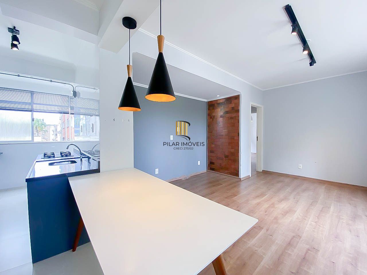 Apartamento 2 Dormitórios com Vaga Coberta e Cozinha Planejada no Bom Fim