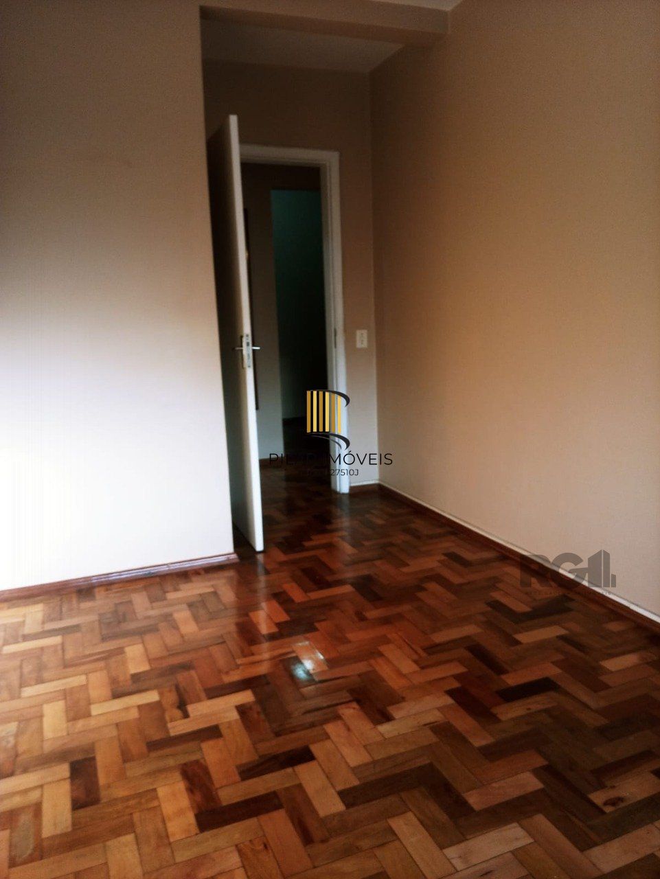 Apartamento 2 quartos, 2 banheiros e garagem na Cidade Baixa.