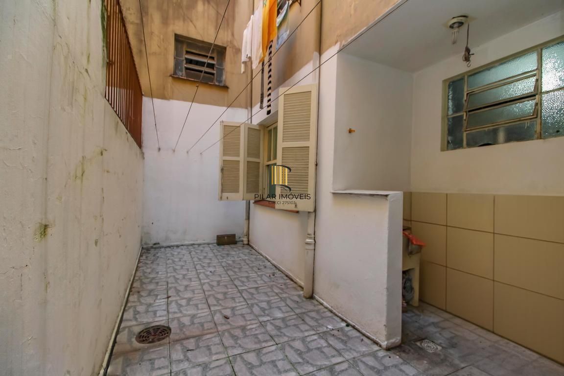 🏡 Apartamento 2 Dormitórios à Venda na Carlos Gomes com Pátio Privativo e Vaga Rotativa