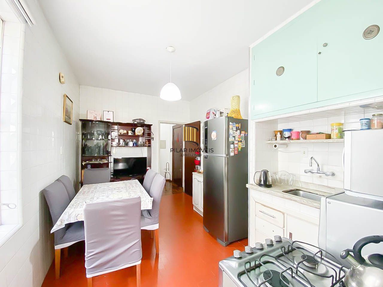 Duplex à venda no Rio Branco com 2 dormitórios, salão privativo e 2 vagas