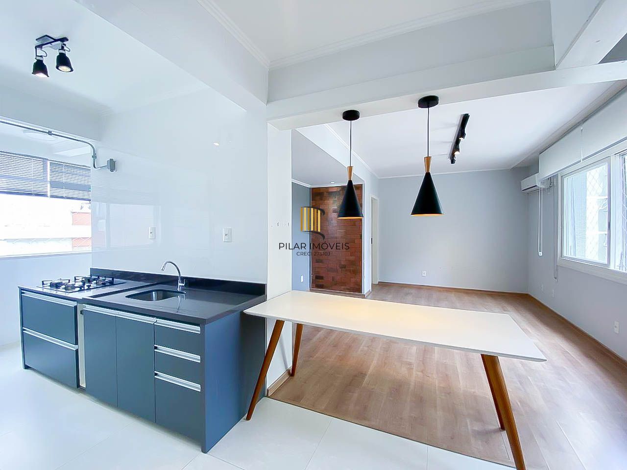 Apartamento 2 Dormitórios com Vaga Coberta e Cozinha Planejada no Bom Fim