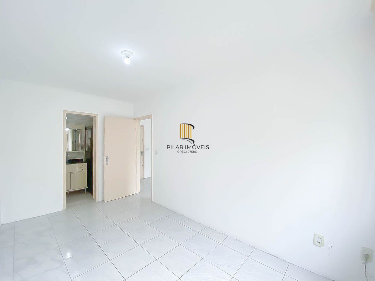 Apartamento 1 suíte com vaga no Menino Deus – Próximo à Av. Getúlio Vargas