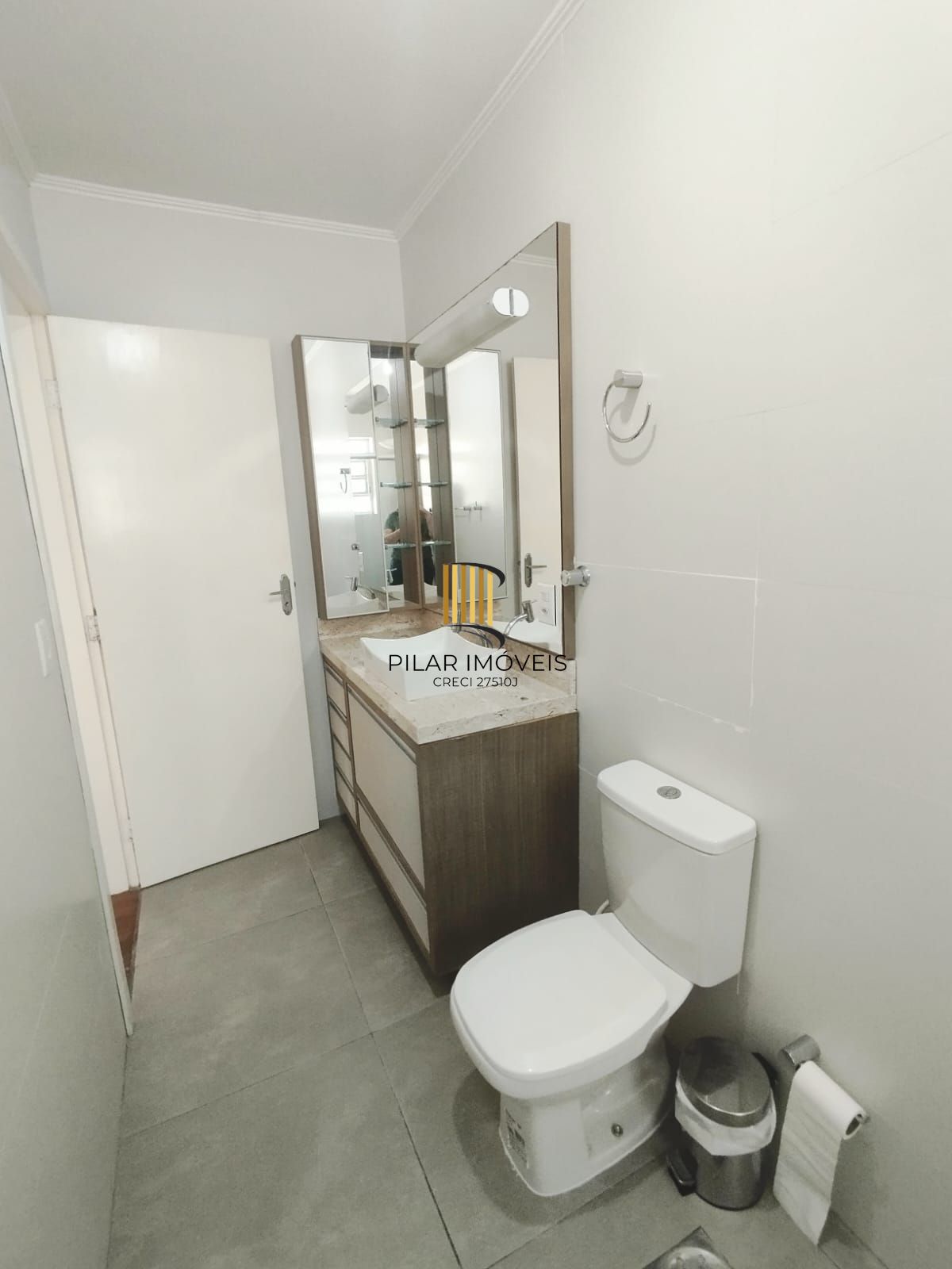 Apartamento à venda na Lima e Silva – amplo, arejado e com excelente iluminação natural