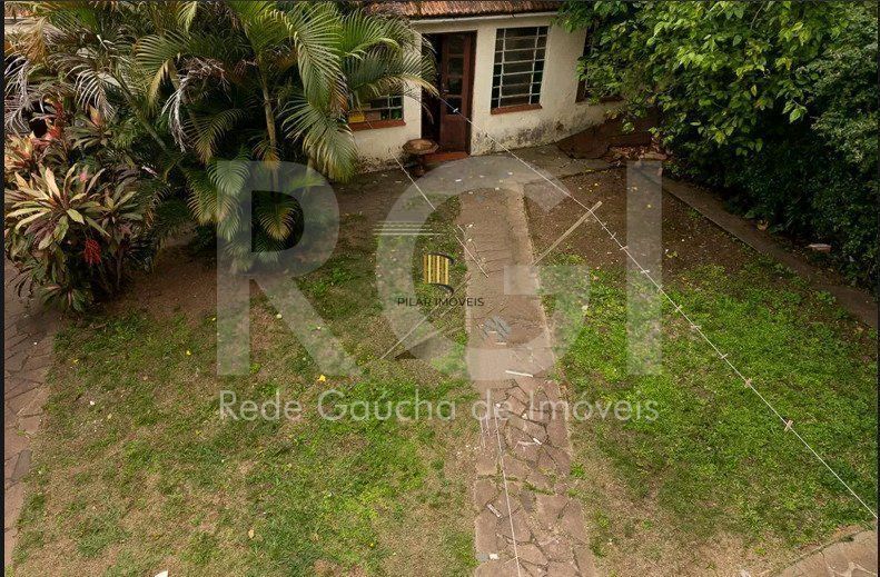 Casa para Venda - 210m², 4 quartos, sendo 1 suites, 4 vagas - Petrópolis