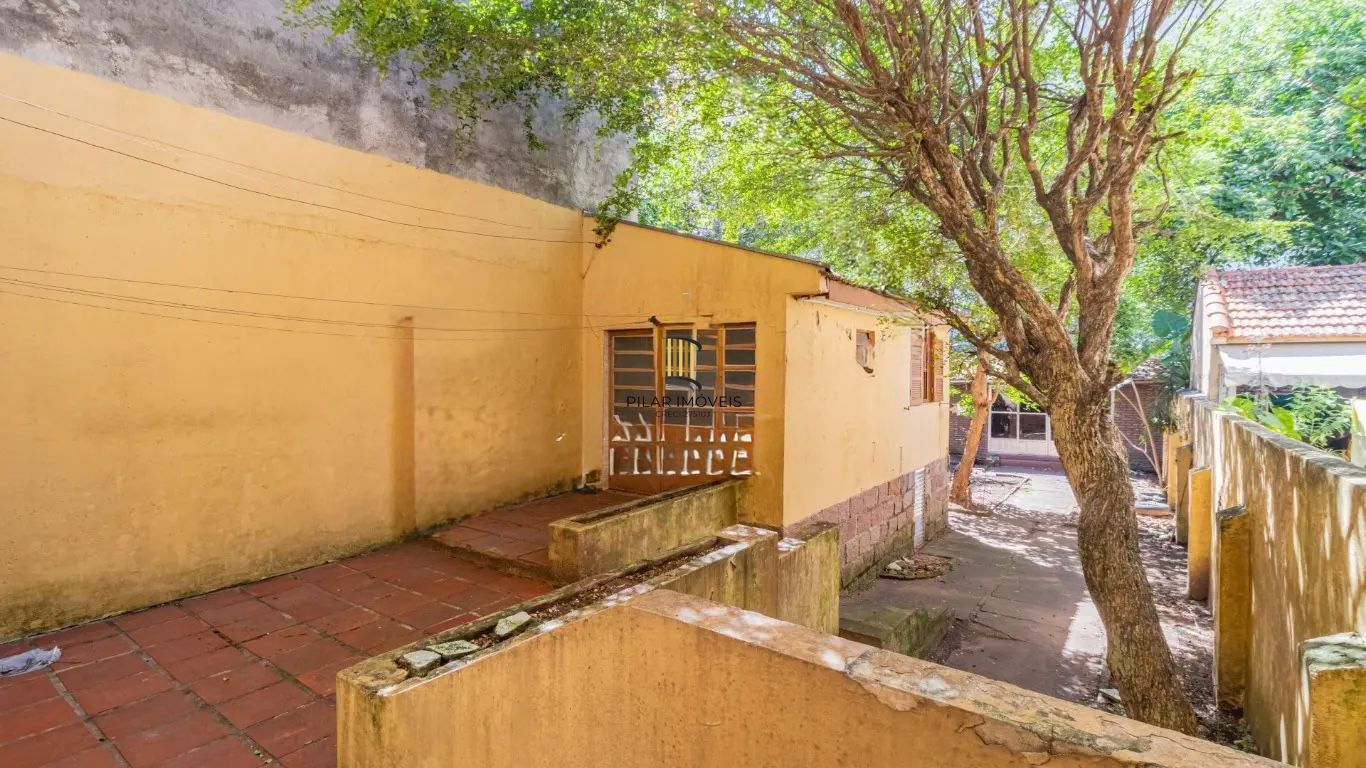 Prédio na Andre da Rocha com garagem