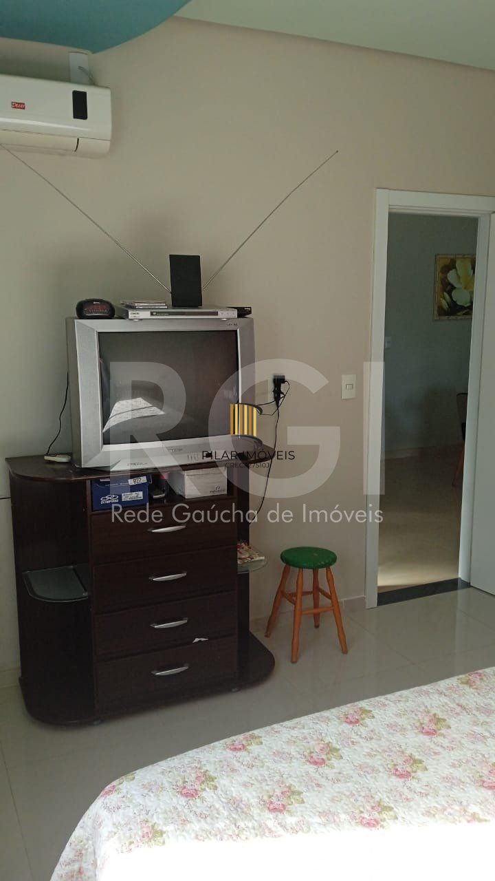 Casa para Venda - 90m², 3 dormitórios, 4 vagas - Maria Regina