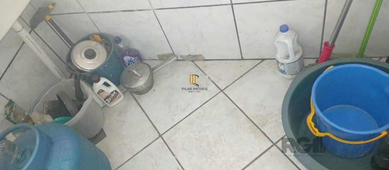 Apartamento 2 dormitórios , terreno elevado, lateral, bairro cidade baixa- Porto