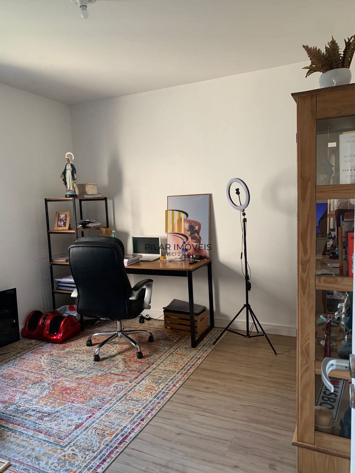 APARTAMENTO DE 2DORMITÓRIOS COM VAGA DE GARAGEM, EM PRÉDIO COM EXCELENTE PADRÃO CONSTRUTIVO.