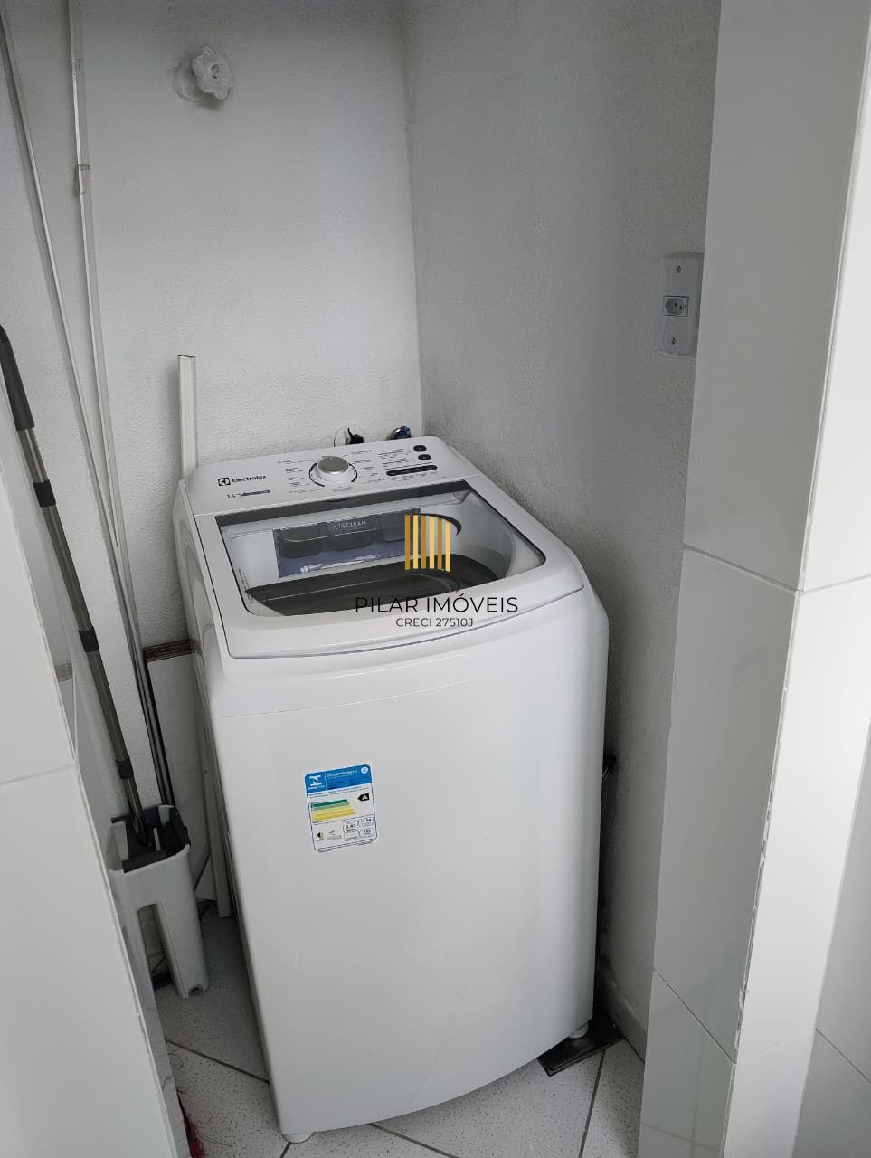 #Vende apartamento  desocupado com 2 quartos no Menino Deus#