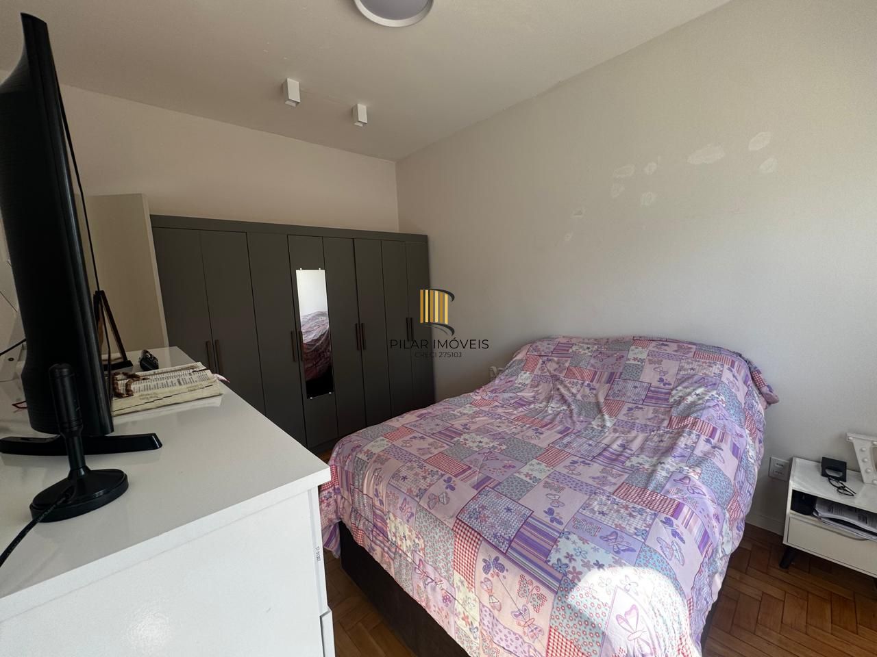 Apartamento de 2 Dormitórios totalmente reformado com churrasqueira