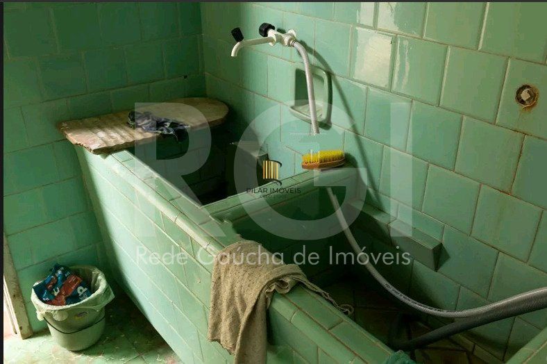 Casa para Venda - 210m², 4 quartos, sendo 1 suites, 4 vagas - Petrópolis