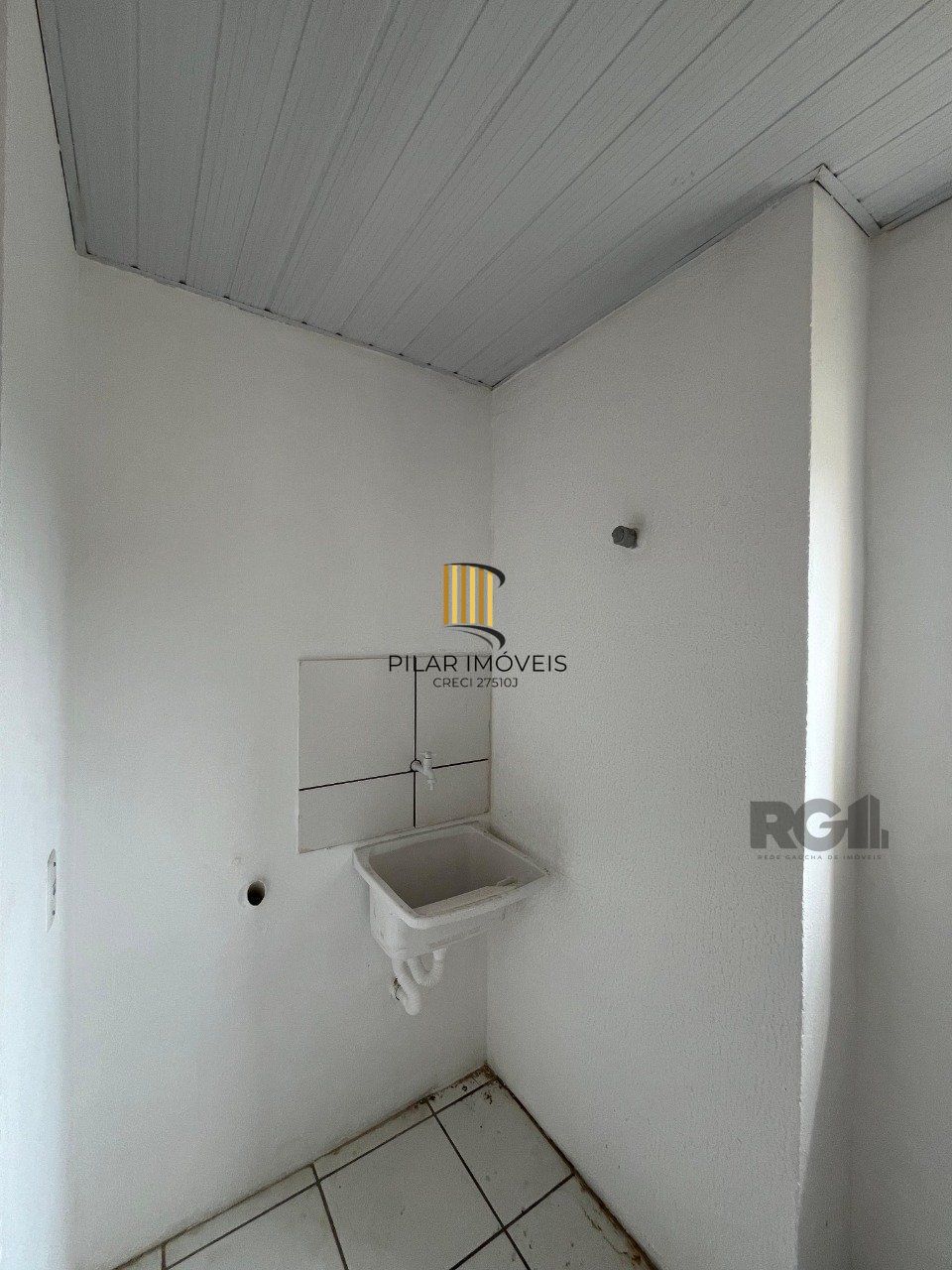 Apartamento 2 dormitórios de frente com garagem, bairro Restinga- porto Alegre