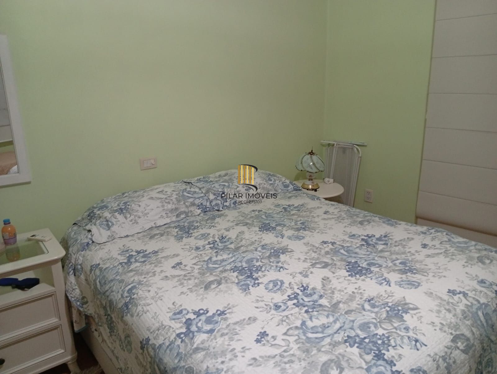 Casa com 5 quartos , 7 banheiros e pátio!