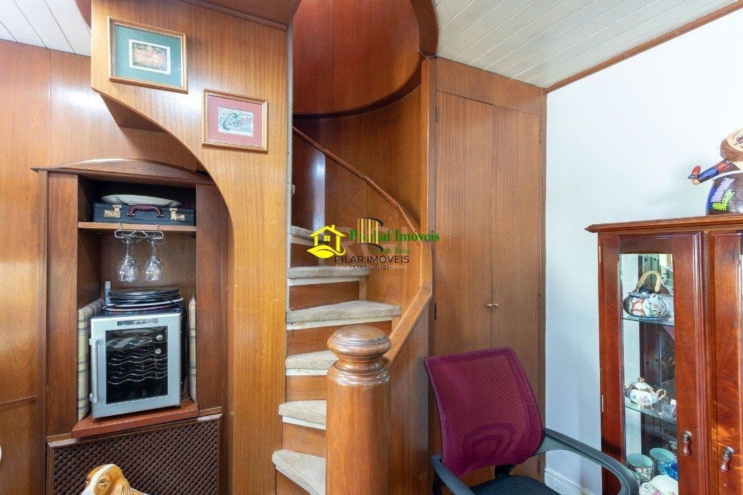 Cobertura para Venda - 306.94m², 3 dormitórios, sendo 2 suites, 2 vagas - Menino