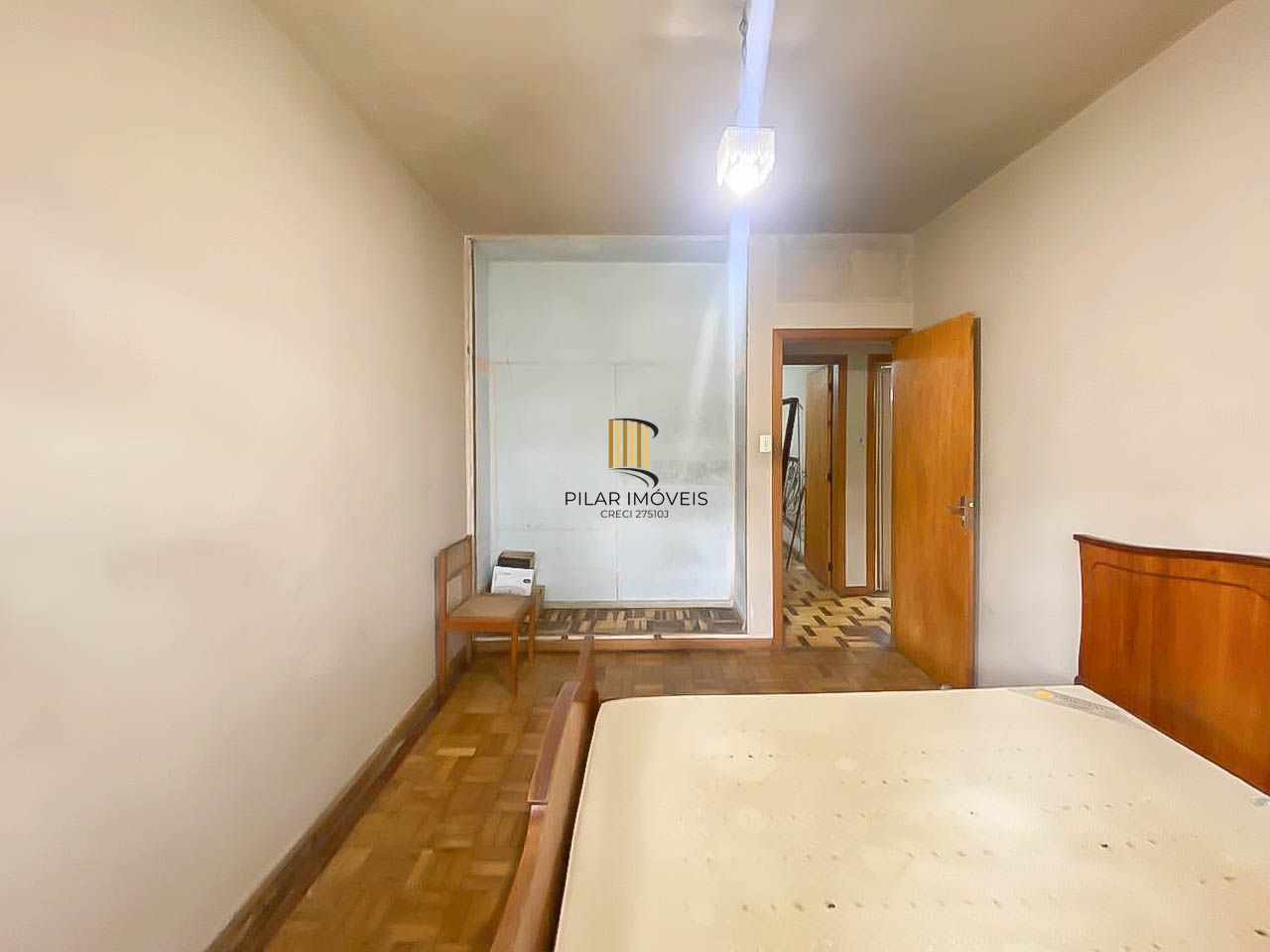 Apartamento 2 Dormitórios com Vaga Coberta no Menino Deus – Av. Ganzo, de Frente