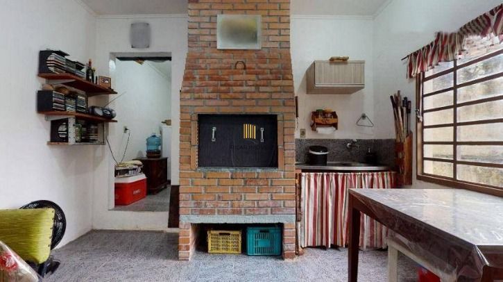 Casa para Venda - 190m², 4 dormitórios, sendo 1 suites, 2 vagas - Partenon