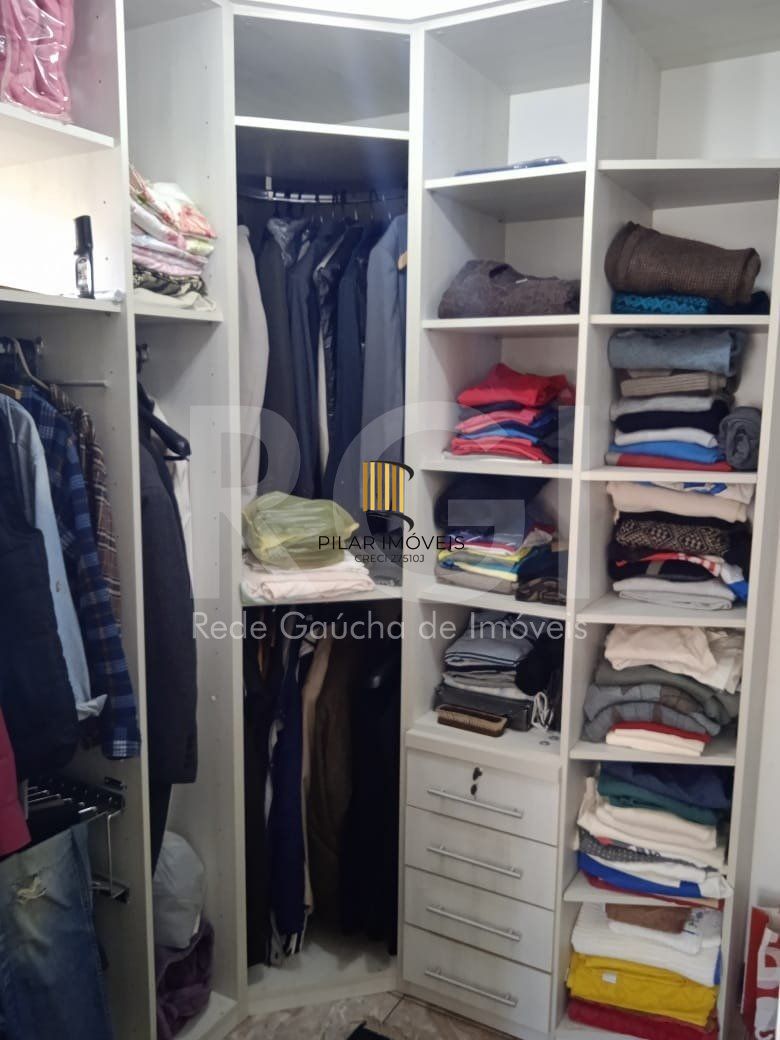 Casa para Venda - 750m², 6 dormitórios, sendo 3 suites, 4 vagas - Partenon