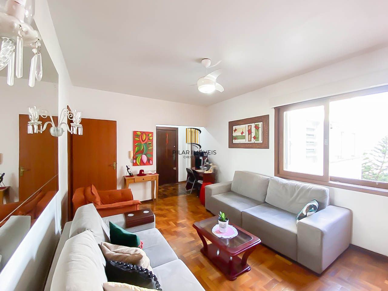 Duplex à venda no Rio Branco com 2 dormitórios, salão privativo e 2 vagas