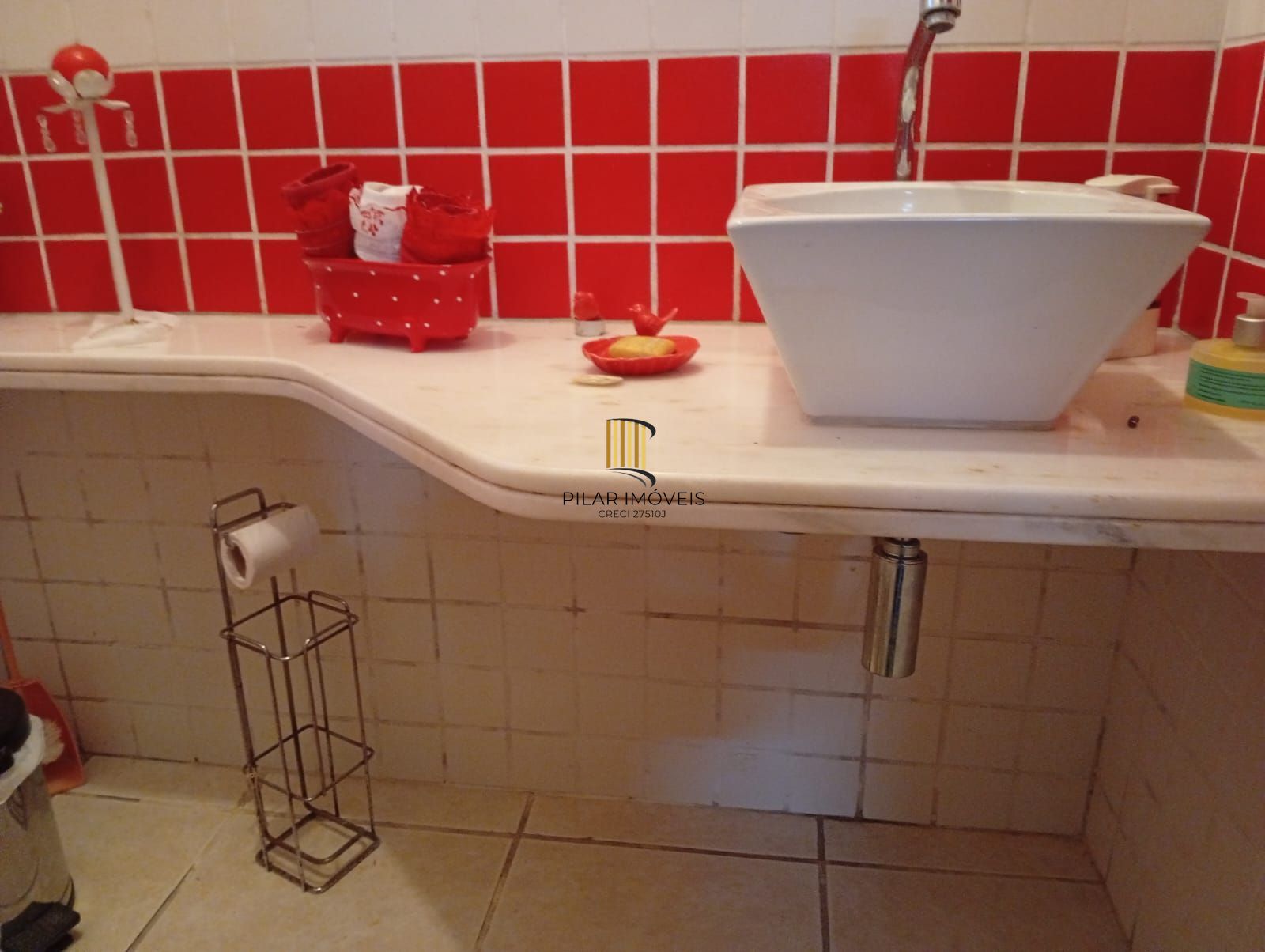 Casa com 5 quartos , 7 banheiros e pátio!