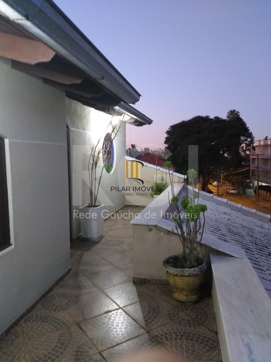 Casa para Venda - 750m², 6 dormitórios, sendo 3 suites, 4 vagas - Partenon