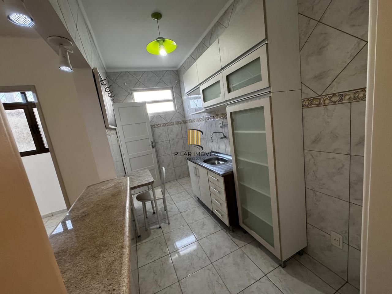 Apartamento de 1 Quarto reformado à Venda no Menino Deus – Porto Alegre | Financiável