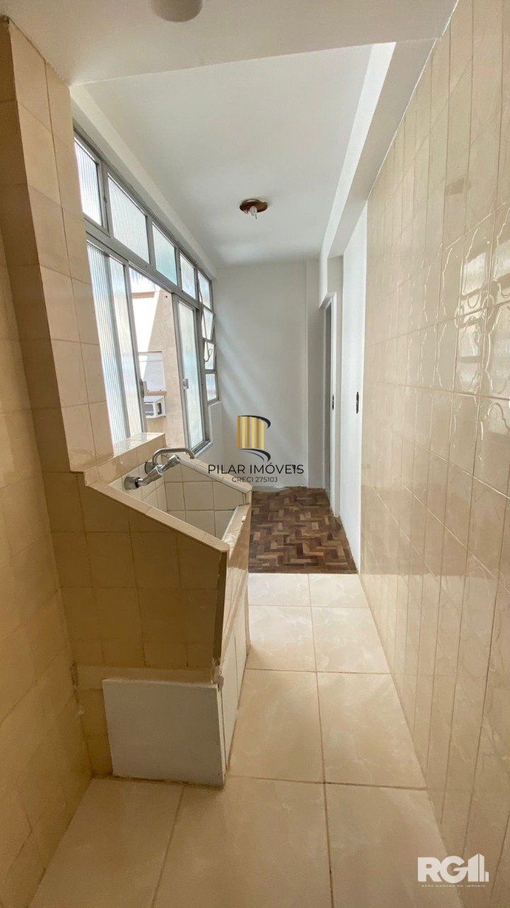 APARTAMENTO 3 DORMITÓRIOS WC AUXILIAR. CÓD. RP389992
