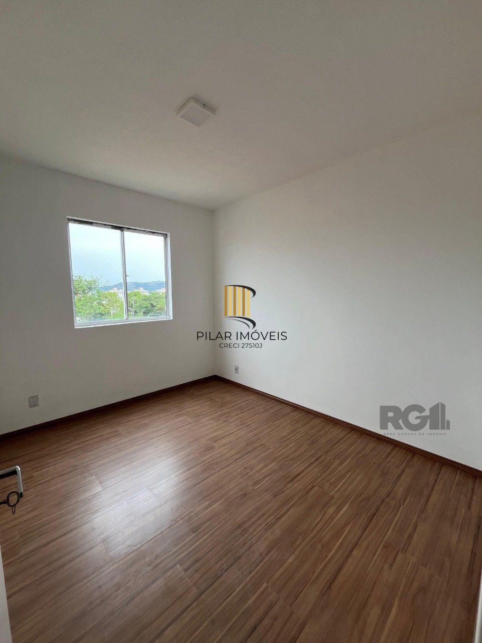 Apartamento 2 dormitórios de frente com garagem, bairro Restinga- porto Alegre