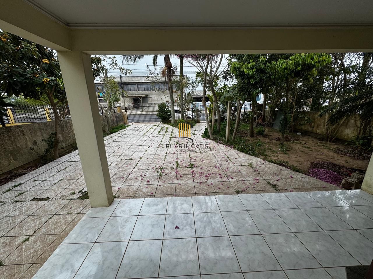 Casa residencial com 4 quartos, 3 banheiros e 1 suíte, localizada na rua Sete de Setembro