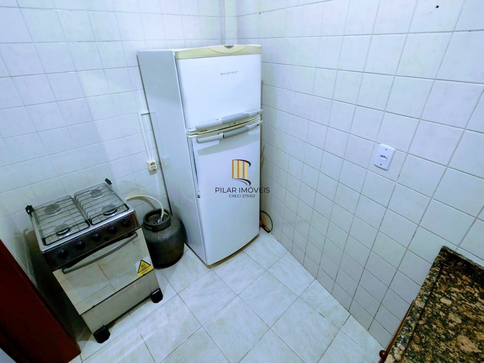 Apartamento JK à venda na Cidade Baixa.
