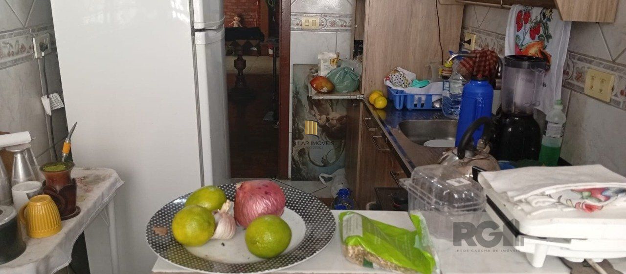 Apartamento 2 dormitórios , terreno elevado, lateral, bairro cidade baixa- Porto