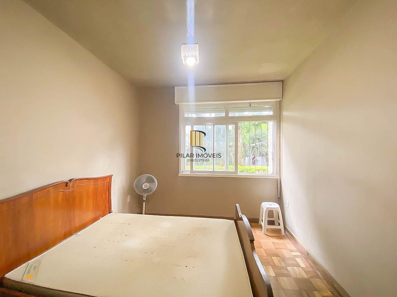 Apartamento 2 Dormitórios com Vaga Coberta no Menino Deus – Av. Ganzo, de Frente