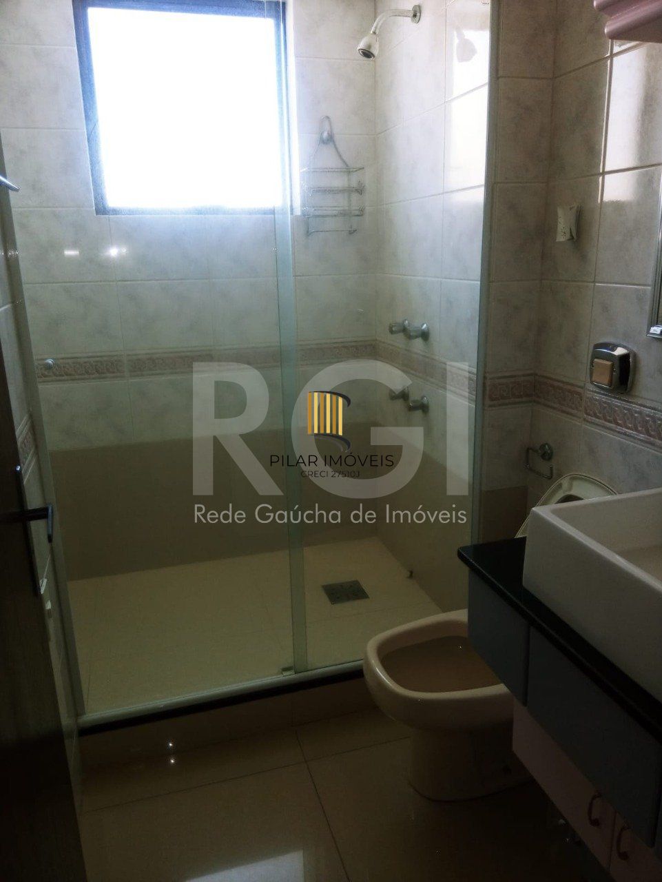 Apartamento desocupado, 2 quartos, andar alto, garagem  na Cidade Baixa.