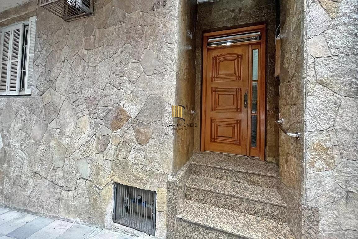 🔑 JK grande no Centro de Porto Alegre – oportunidade única para morar ou investir!