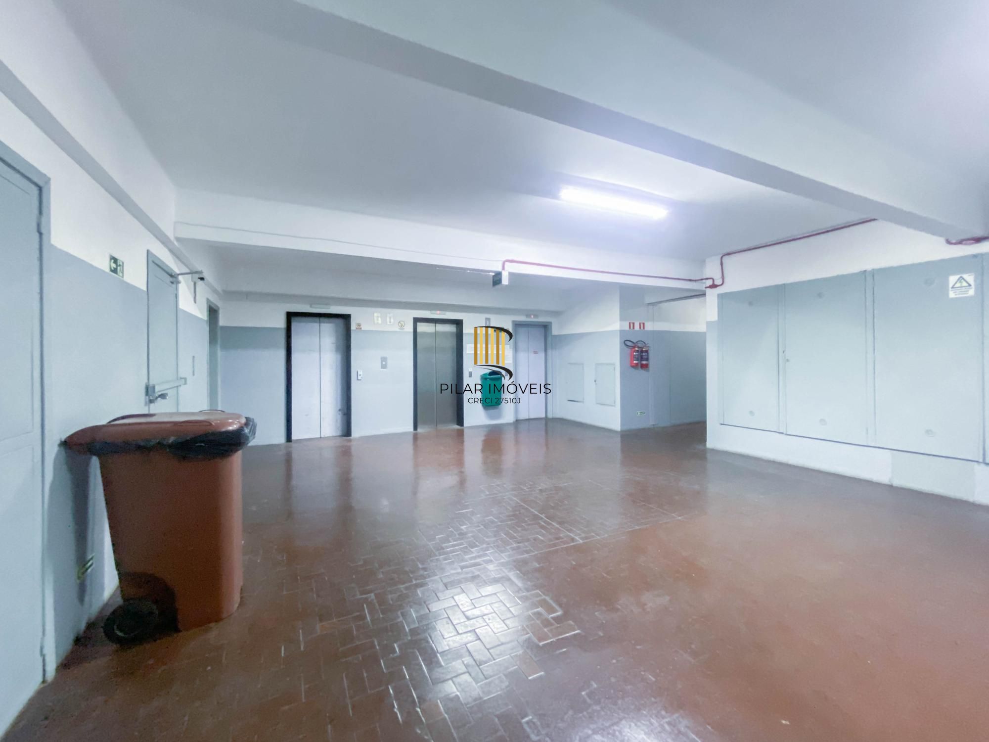 Sala Comercial Vista para o Guaíba, 2 Ambientes e Banheiro - Galeria do Rosário