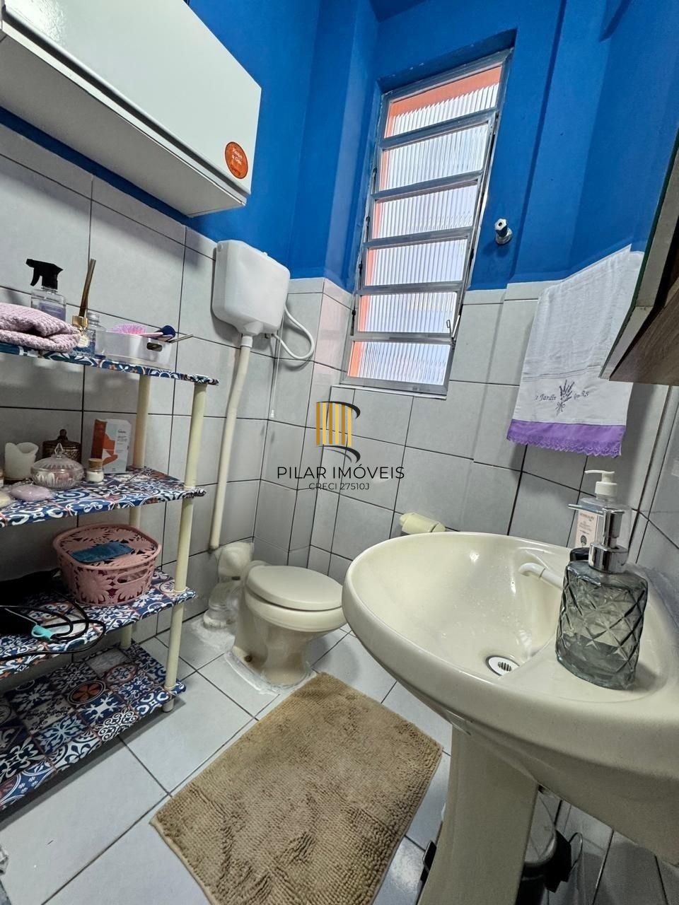 Apartamento de 2 dormitórios à venda no Centro Histórico de Porto Alegre – Amplo, ensolarado e bem localizado