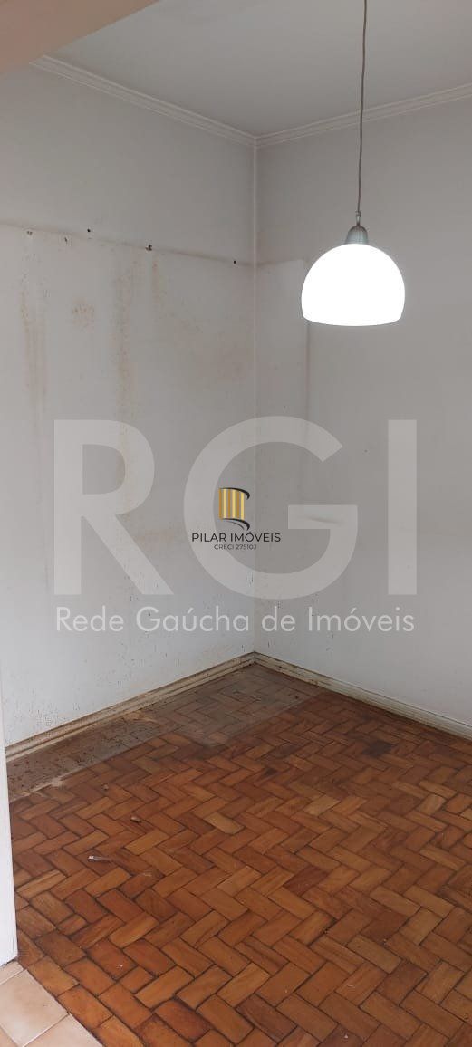 Apartamento com 3 quartos, 2 banheiros, desocupado e 1 vaga!