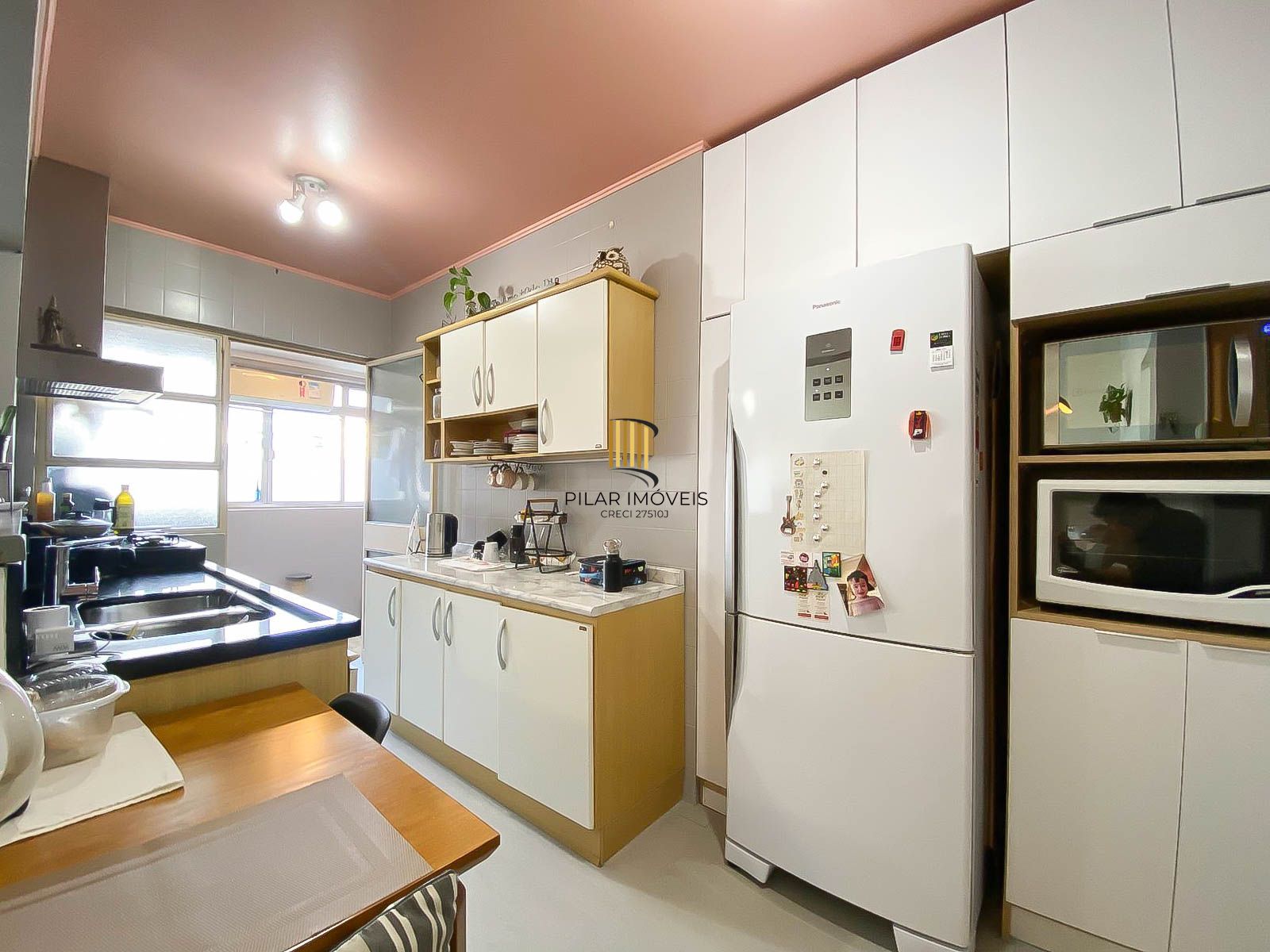 Apartamento 2 Dormitórios com Suíte, Closet, Escritório e Garagem no Rio Branco