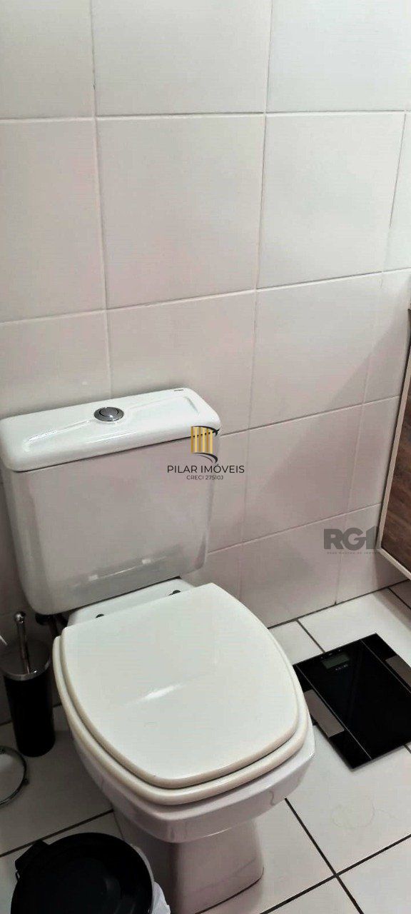 Apartamento 02 dormitórios alto padrão, bairro São João, com 02 vagas cobertas