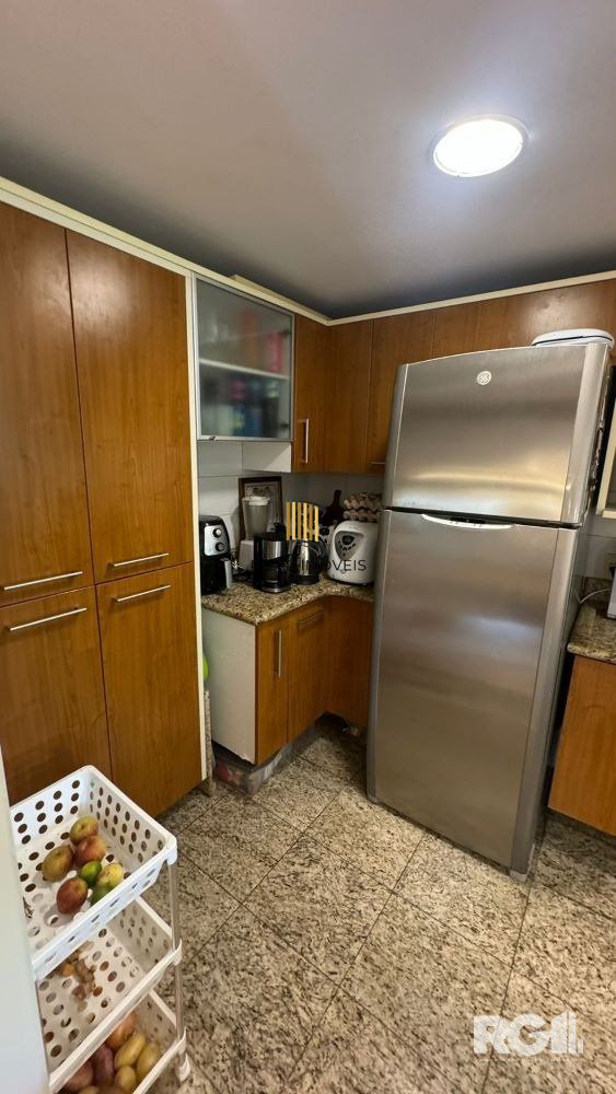 APARTAMENTO SEMI MOBILIADO - 3  DORM COM  GAR - CÓD. RP390648