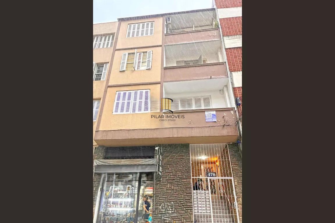 Apartamento de 2 dormitórios no centro histórico de Poa