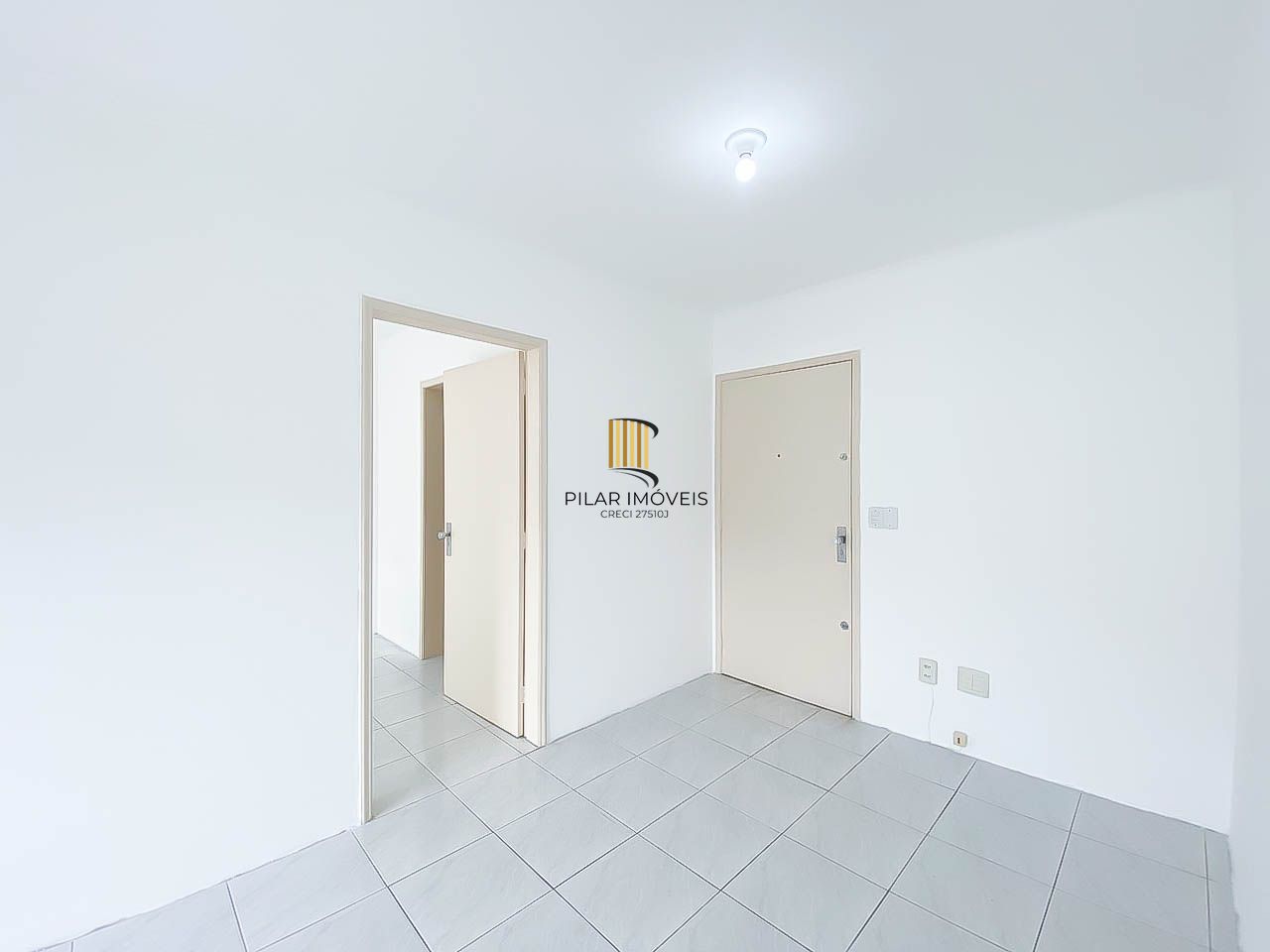 Apartamento 1 suíte com vaga no Menino Deus – Próximo à Av. Getúlio Vargas