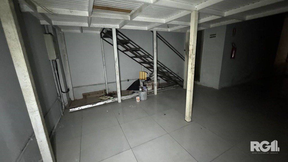 EXCELENTE OPORTUNIDADE LOJA NA AV. JOÃO PESSOA DE 135M² PRIVATIVOS. CÓD RP389908