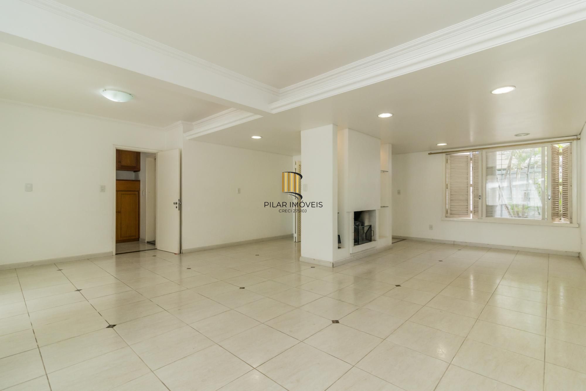 Casa para Venda - 250m², 4 dormitórios, sendo 1 suites, 3 vagas - Menino Deus