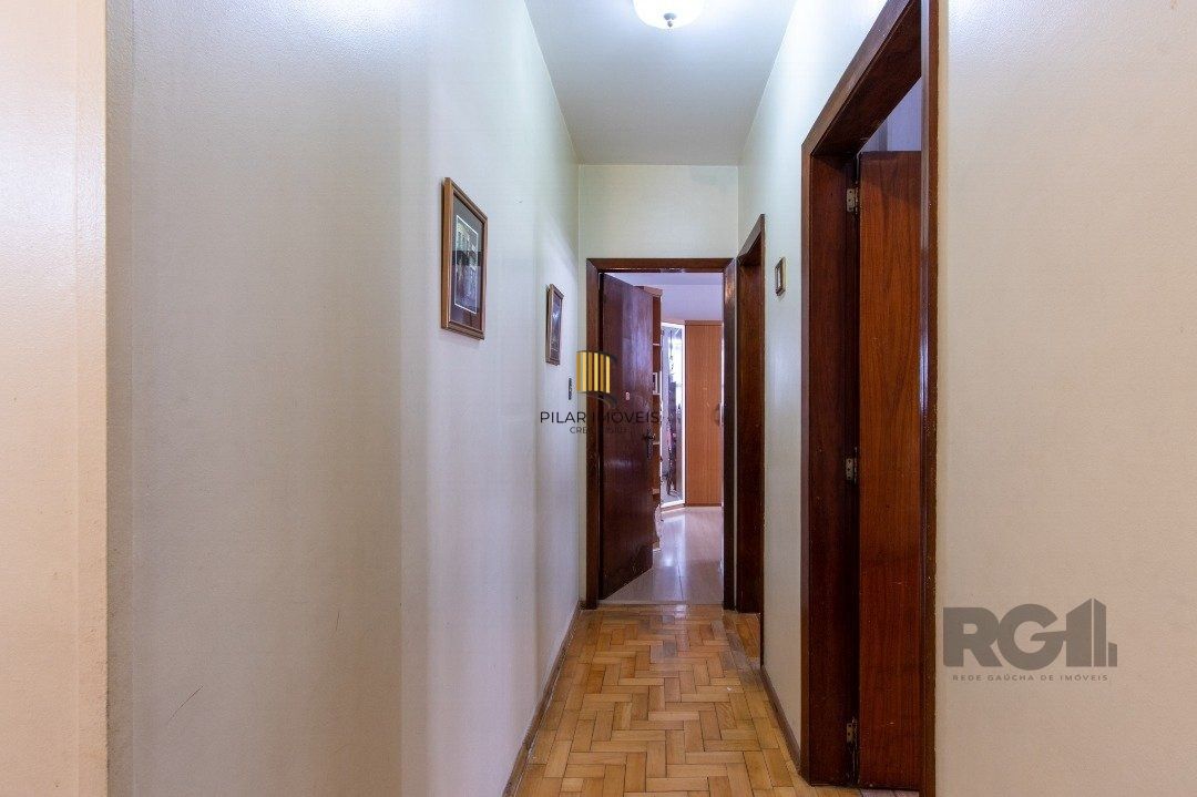 Casa com 07 dormitórios, no bairro Santana, à venda