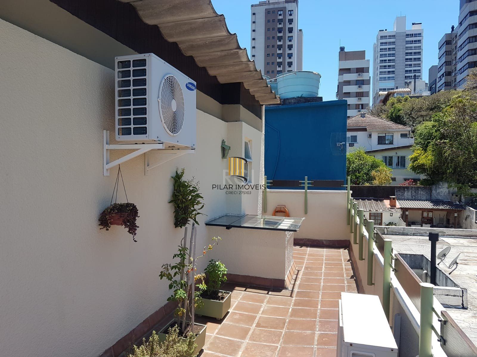 Cobertura de 2 dormitórios no bairro Petropolis