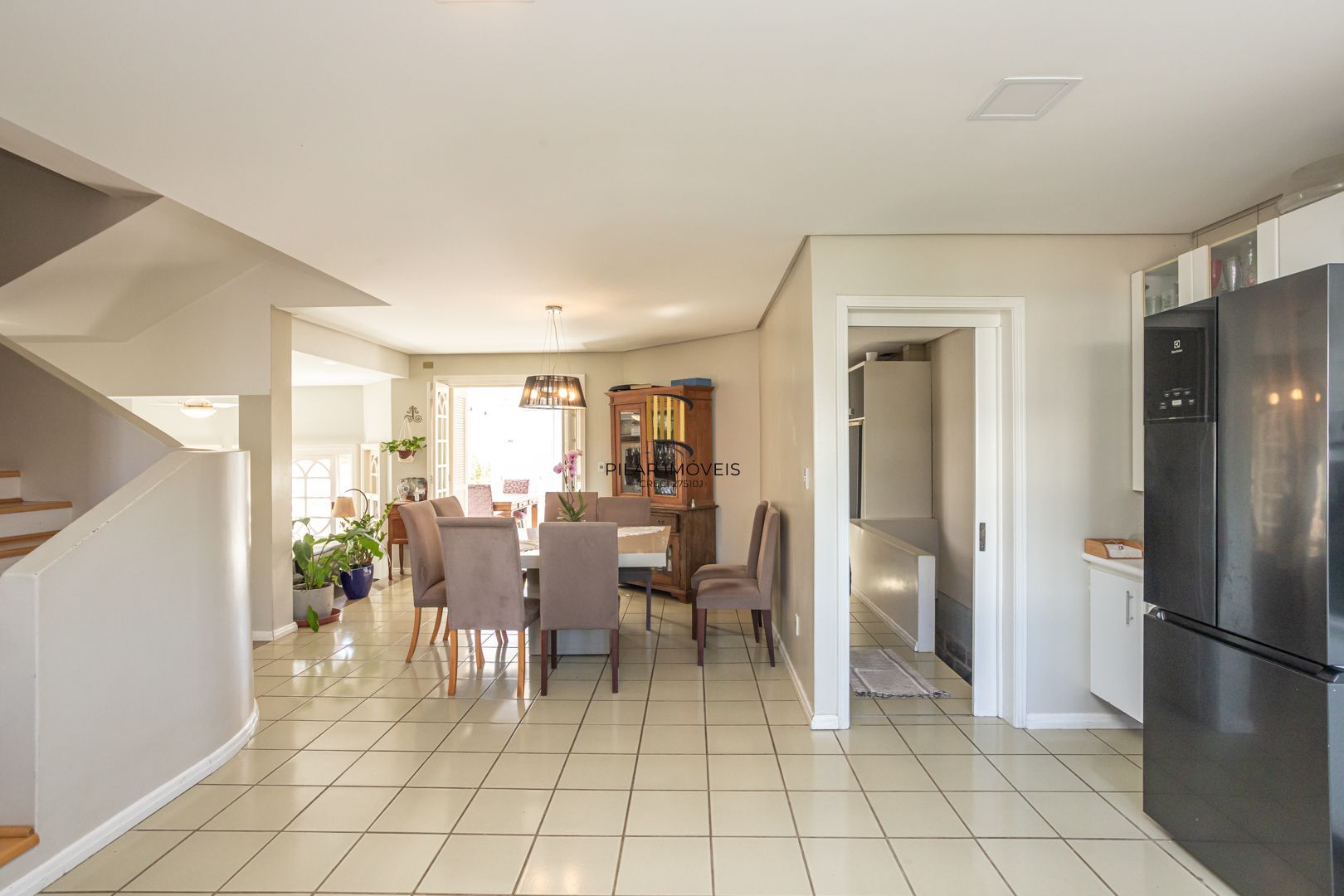 Casa 4 dormitórios no bairro Igara