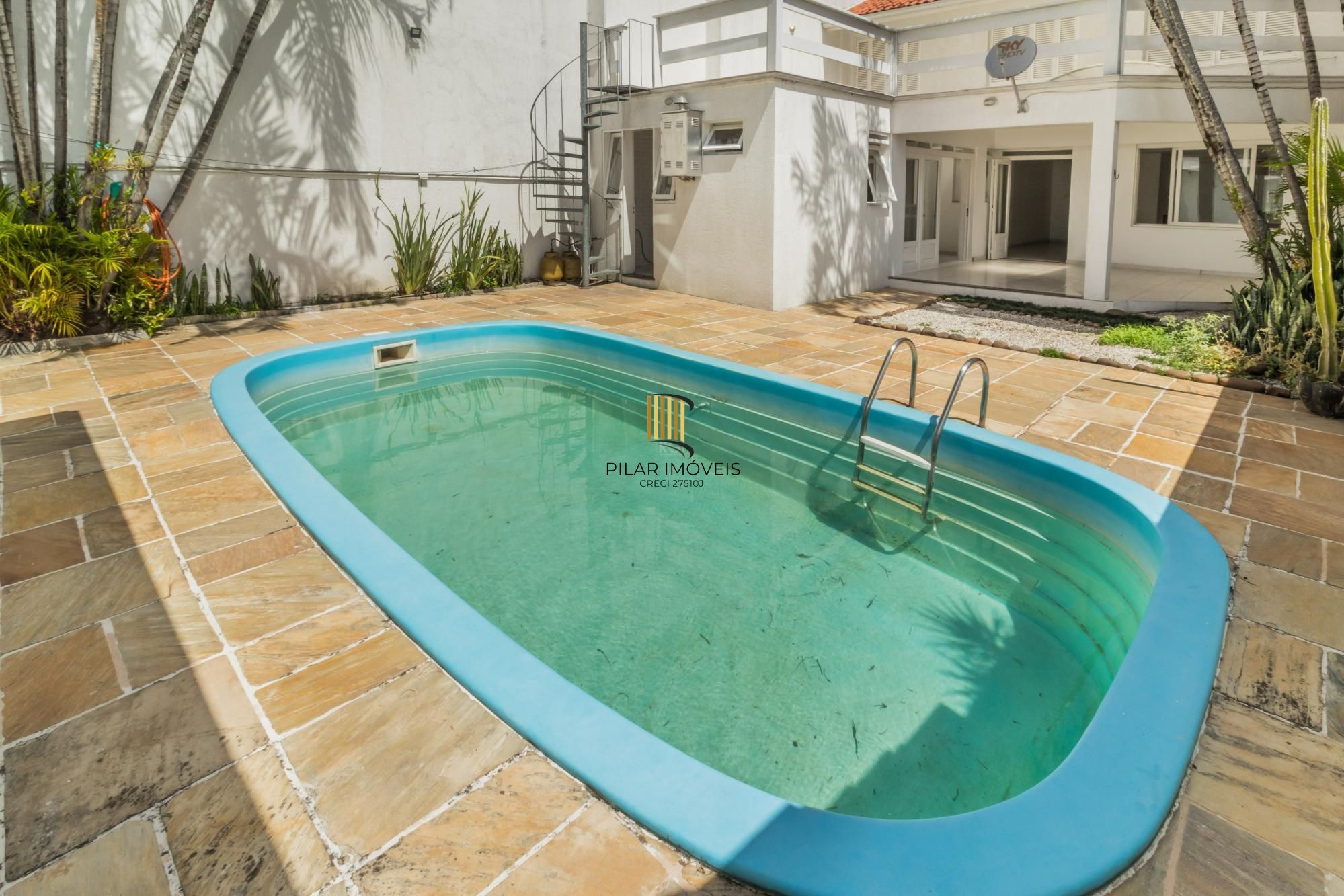 Casa para Venda - 250m², 4 dormitórios, sendo 1 suites, 3 vagas - Menino Deus