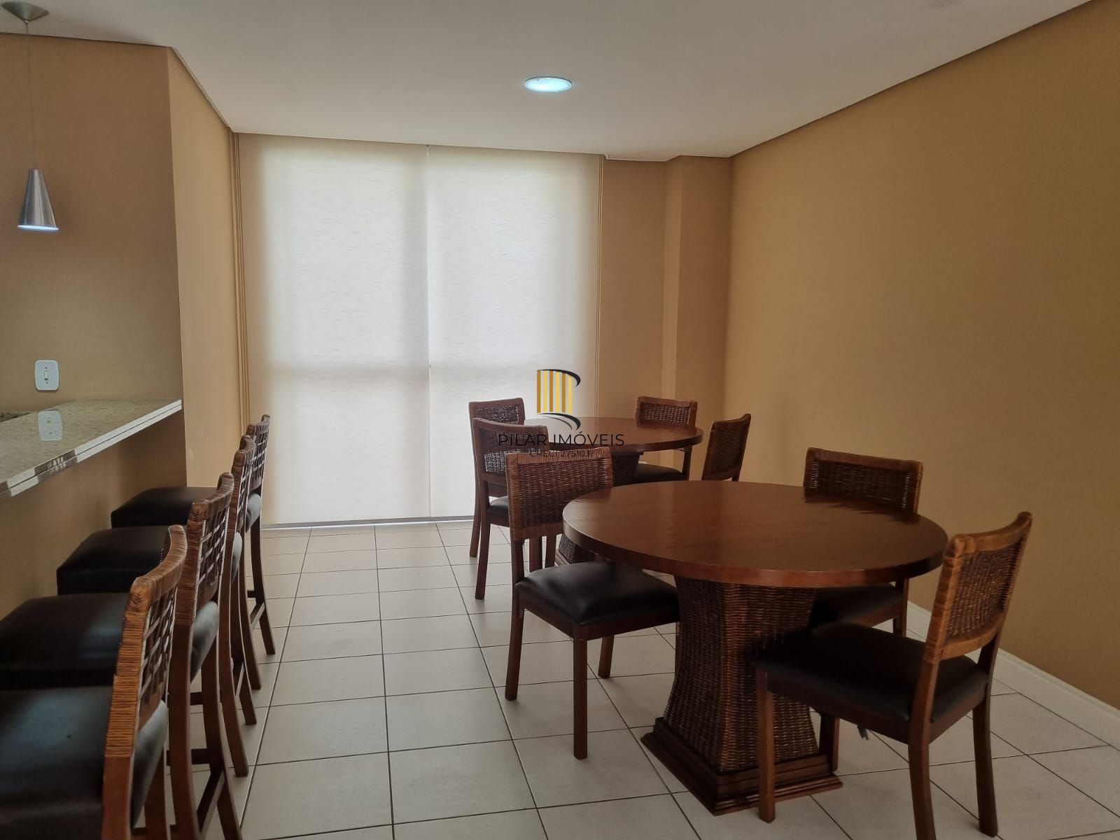 Apartamento de 2 dormitórios com vaga no Bairro Santana