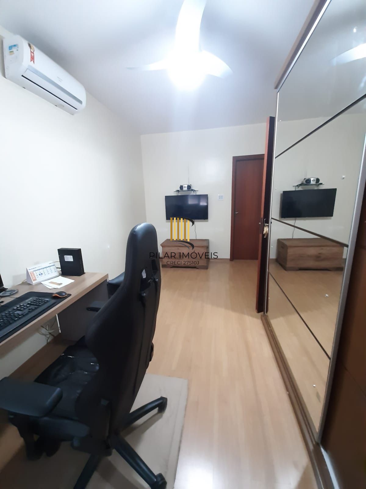 Casa 4 dormitórios no bairro Nonoai