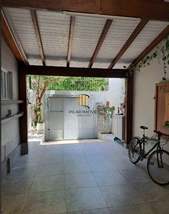 Casa 3 dormitórios no bairro Espírito Santo